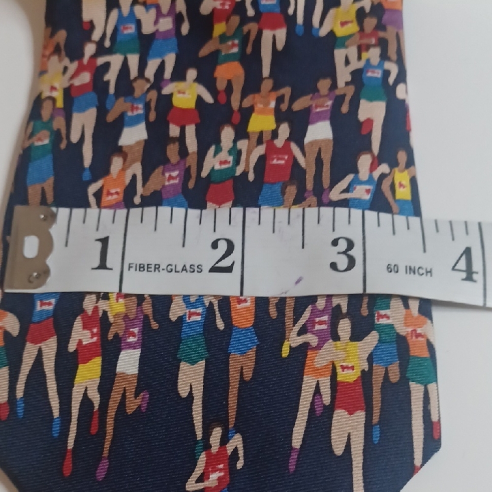 Colorful Runner Pattern Tie - Picture 8 of 12